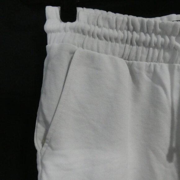 H&M - Regular Fit | medium | White Sweat Shorts - Picture 3 of 14
